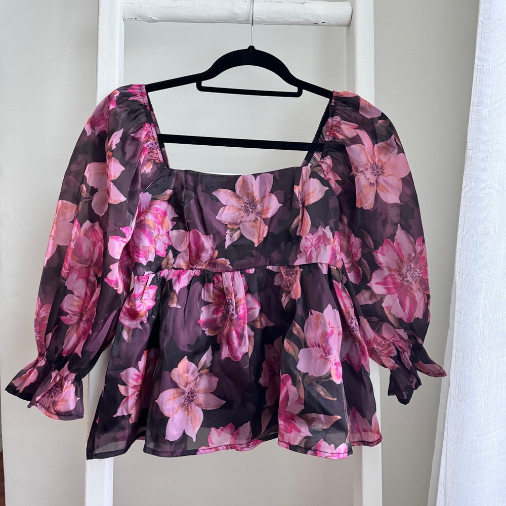 NWT Floral Peplum Top
